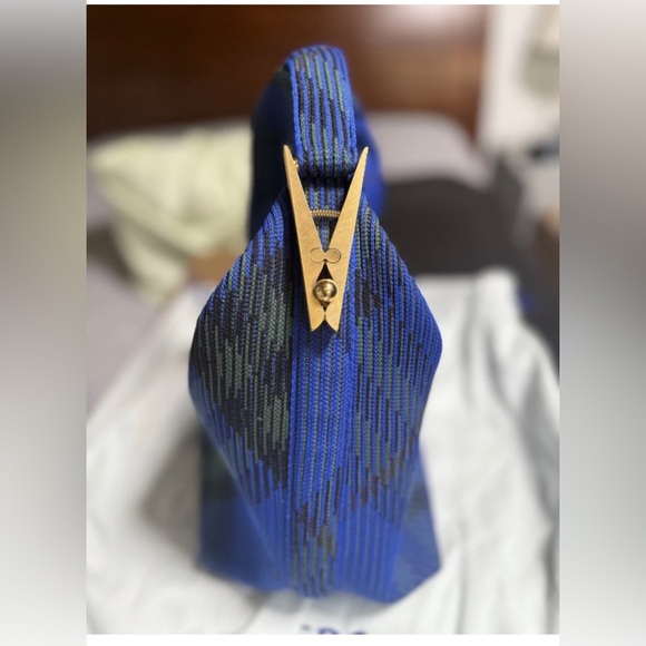 Burberry Medium Duffle Bag Handbag Knit knight color authentic luxe blue gold - Picture 10 of 16